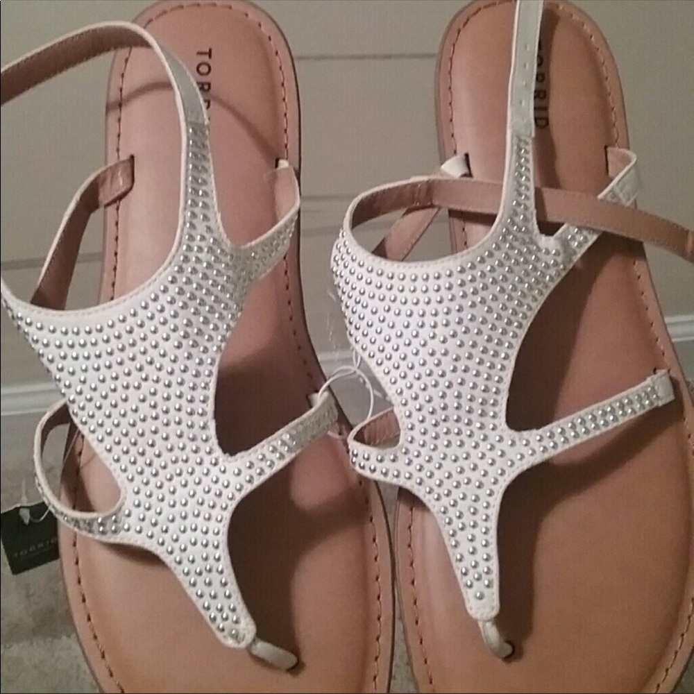 NEW Torrid Studded T-Strap Sandal 12W